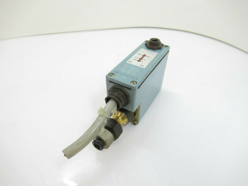 Telemecanique XMJ-A0207 XMJA0207 Pressure Switch 29-290PSI 2-20BAR