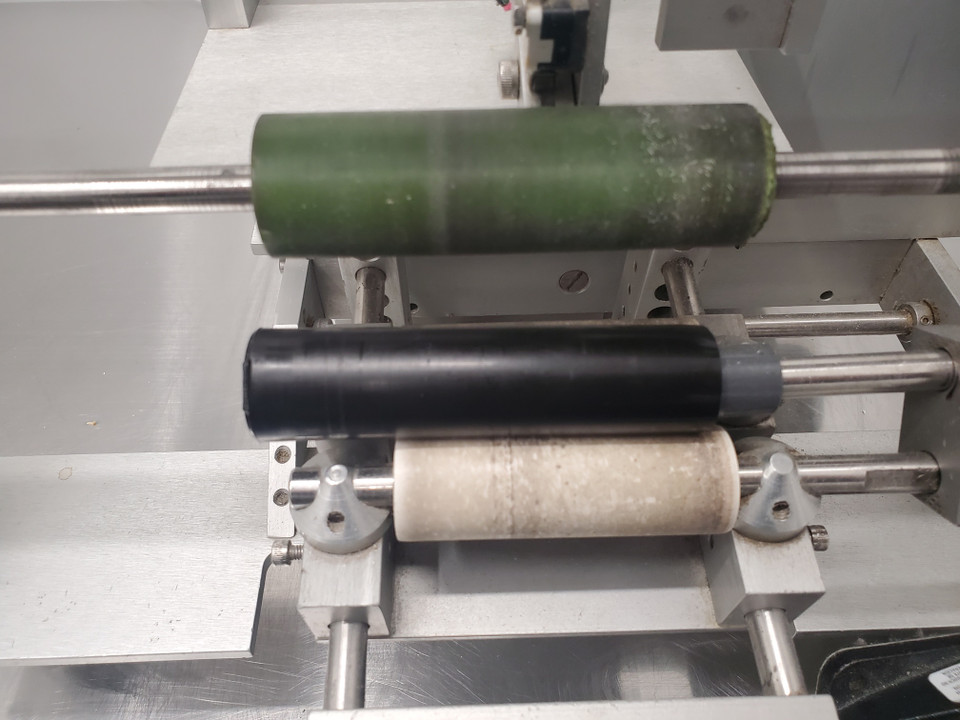 Universal semi-automatic labeler model R310 - PCM SURPLUS WORLD