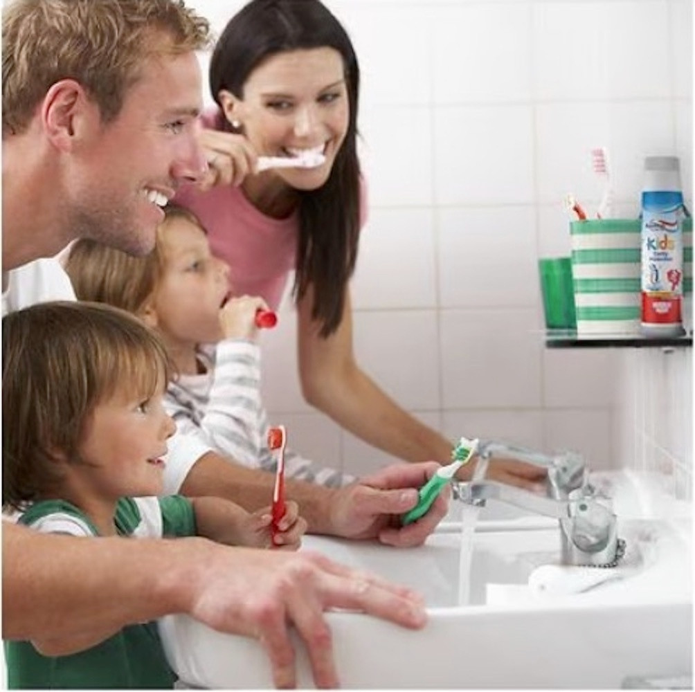 Aquafresh Kids Cavity Protection Fluoride Toothpaste, Bubble Mint Flavor