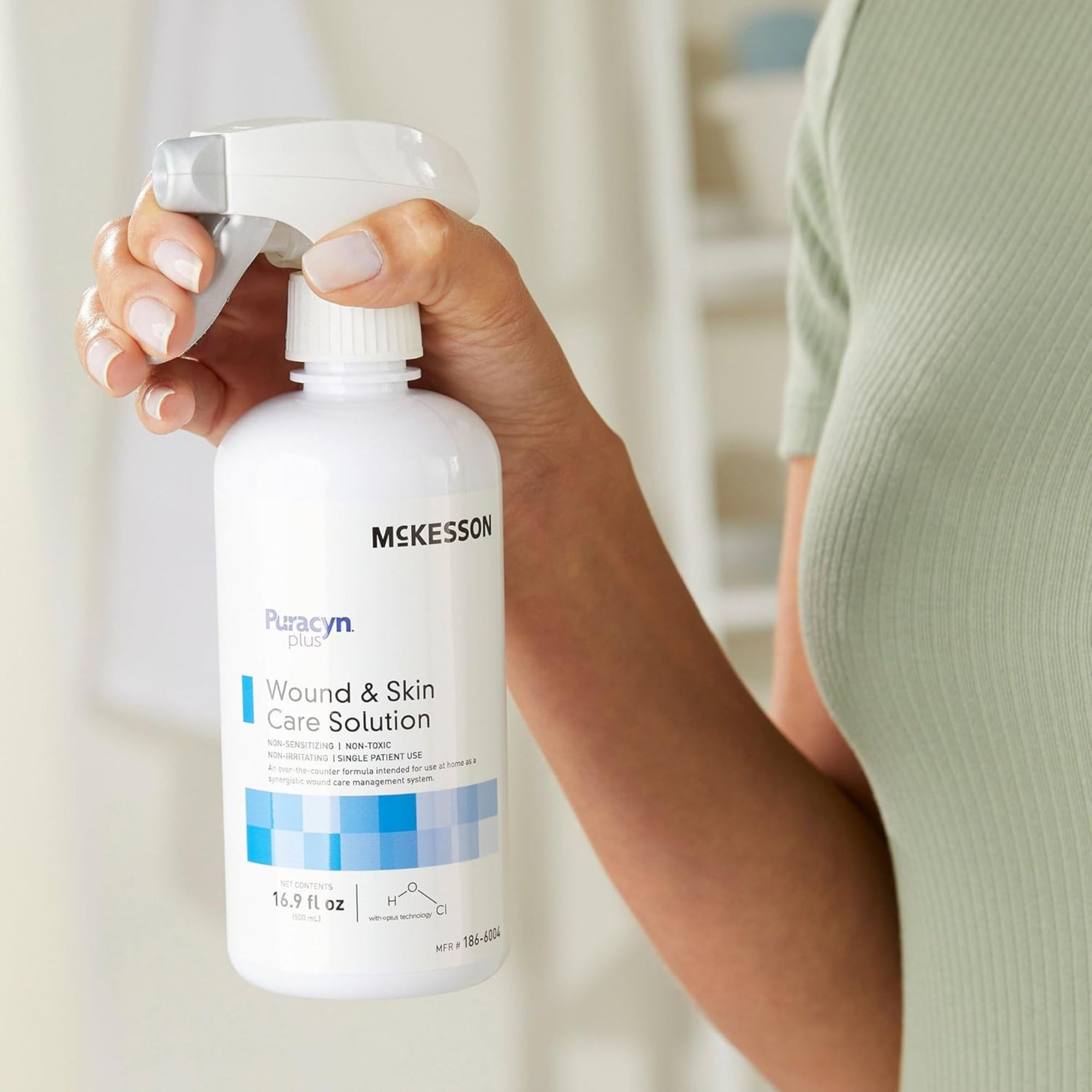 McKesson Puracyn Plus Wound Irrigation Solution, Spray Bottle