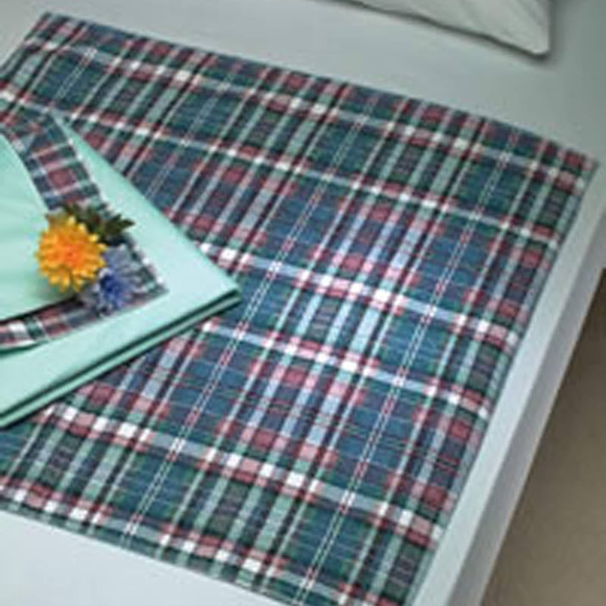 Beck's Classic Highland Blue Plaid Reusable Underpad, Heavy Absorbency, 7118P, 18 X 24" - 1 Each
