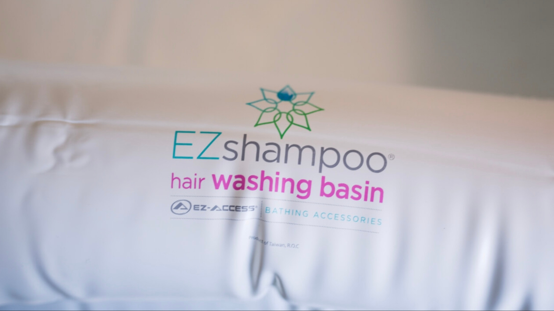 EZ-Access EZ-Shampoo Inflatable Shampoo Basin, outside