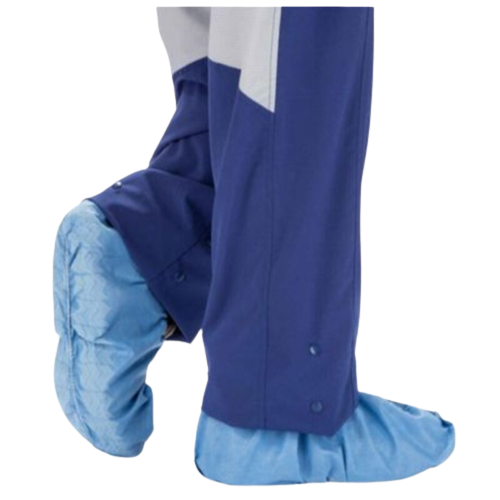 Cardinal Health Heavy-Duty SMS Shoe Cover, Fluid-Resistant, 5850, Universal - Box of 100