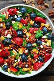 Spinach Salad Kit with Strawberries, Grapes, Blueberries, & Pecans - Serves 4