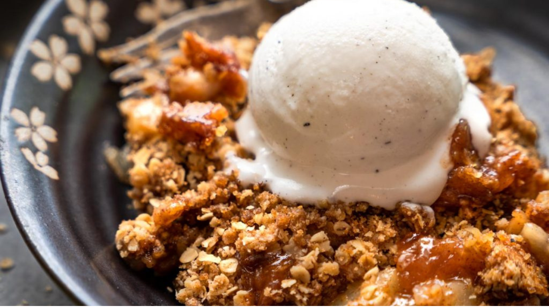 Cinnamon Pear Balsamic Apple Crisp