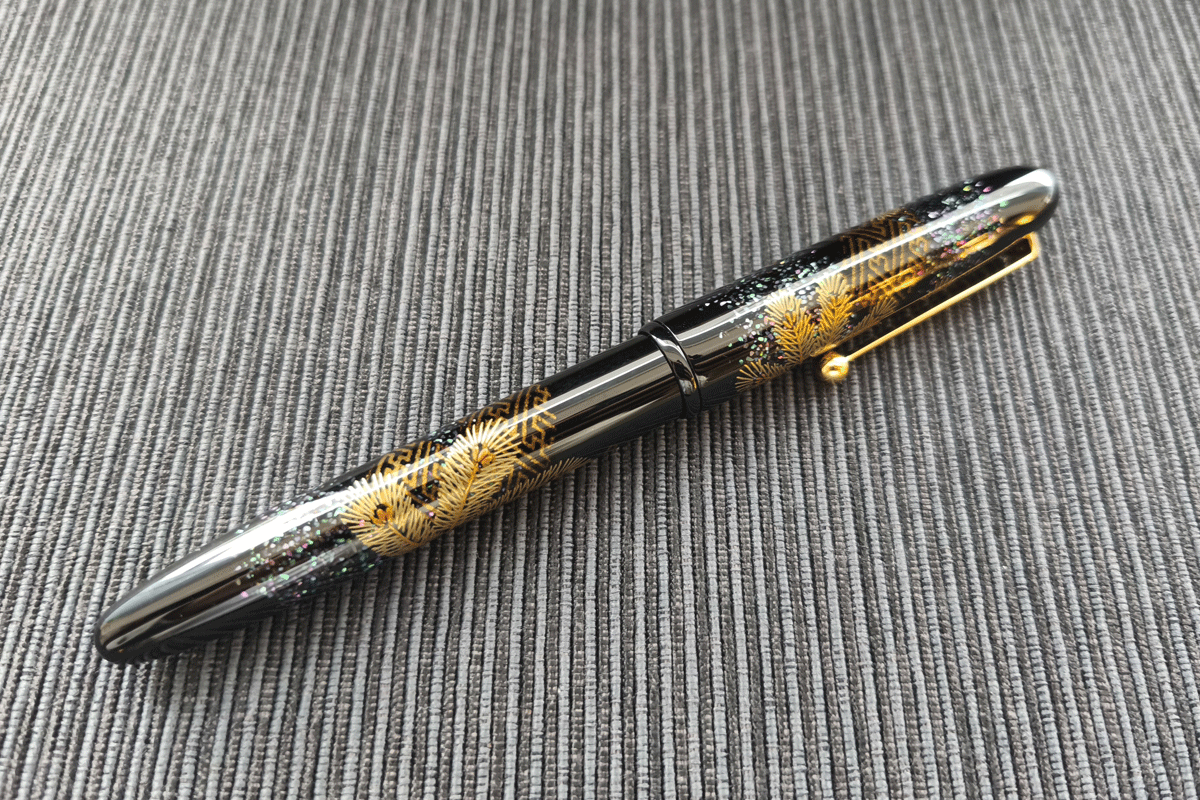 Namiki Yukari Yozakura Raden Fountain Pen 18K Medium Nib