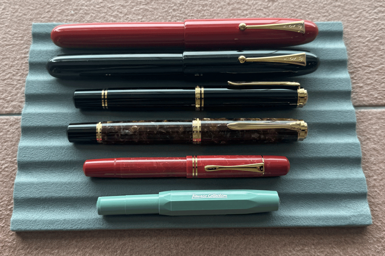 Toyooka Craft Pen Mat for Stationery Case For 6 Pens Blue Toyooka Craft Pen Mat for Stationery Case For 6 Pens Blue