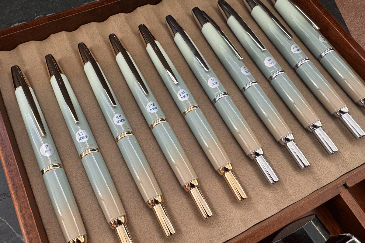 Nagasawa Decimo Kobe Gradation Higashi Kawasaki Harbor Mint 2025 RT Fountain Pen with 18K Nib