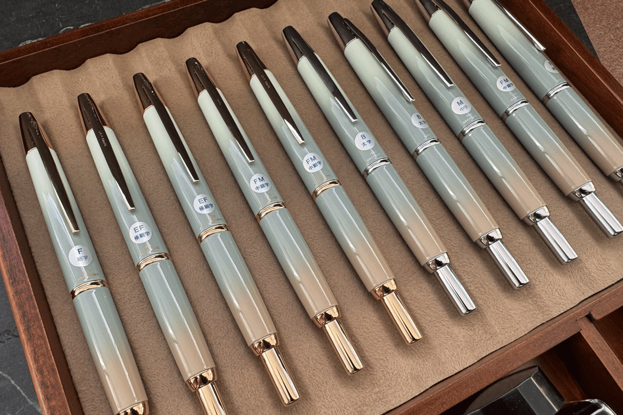 Nagasawa Decimo Kobe Gradation Higashi Kawasaki Harbor Mint 2025 GT Fountain Pen with 18K Nib