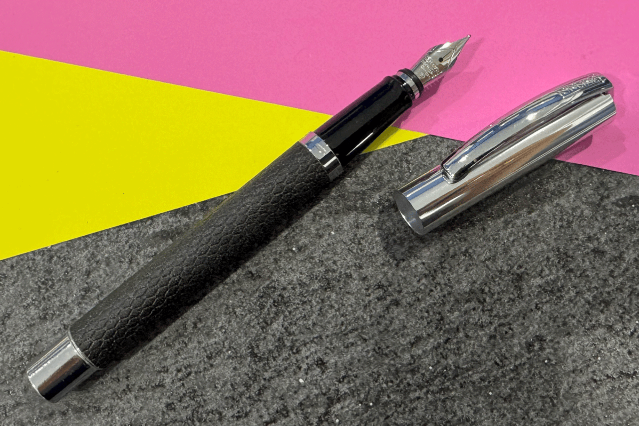 Online Vision Black Grain Fountain Pen  Medium Nib