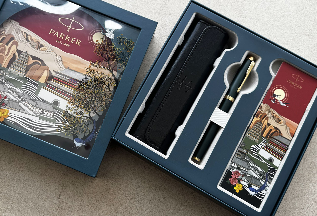 Parker IM Tang Dynasty Core Plus Green GT Rollerball Pen with Pouch Gift Set