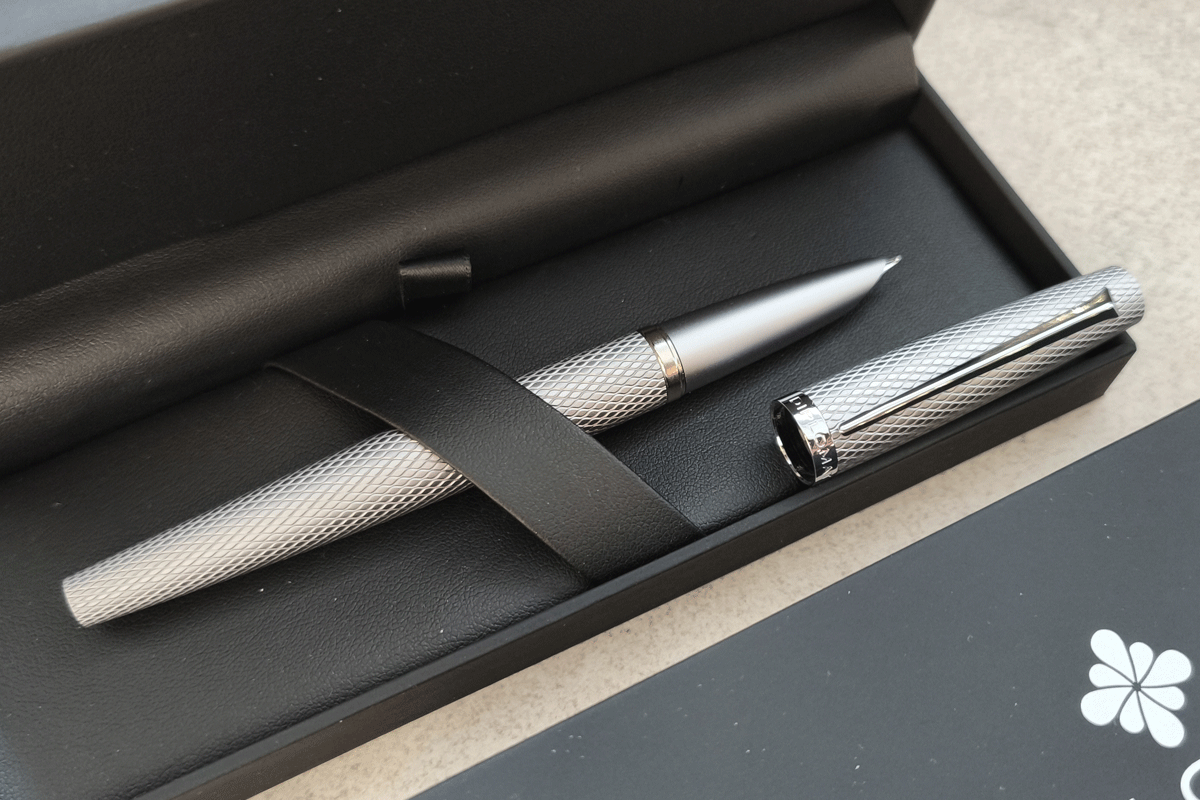 Diplomat Viper Silver Guilloche Fountain Pen Fine Nib