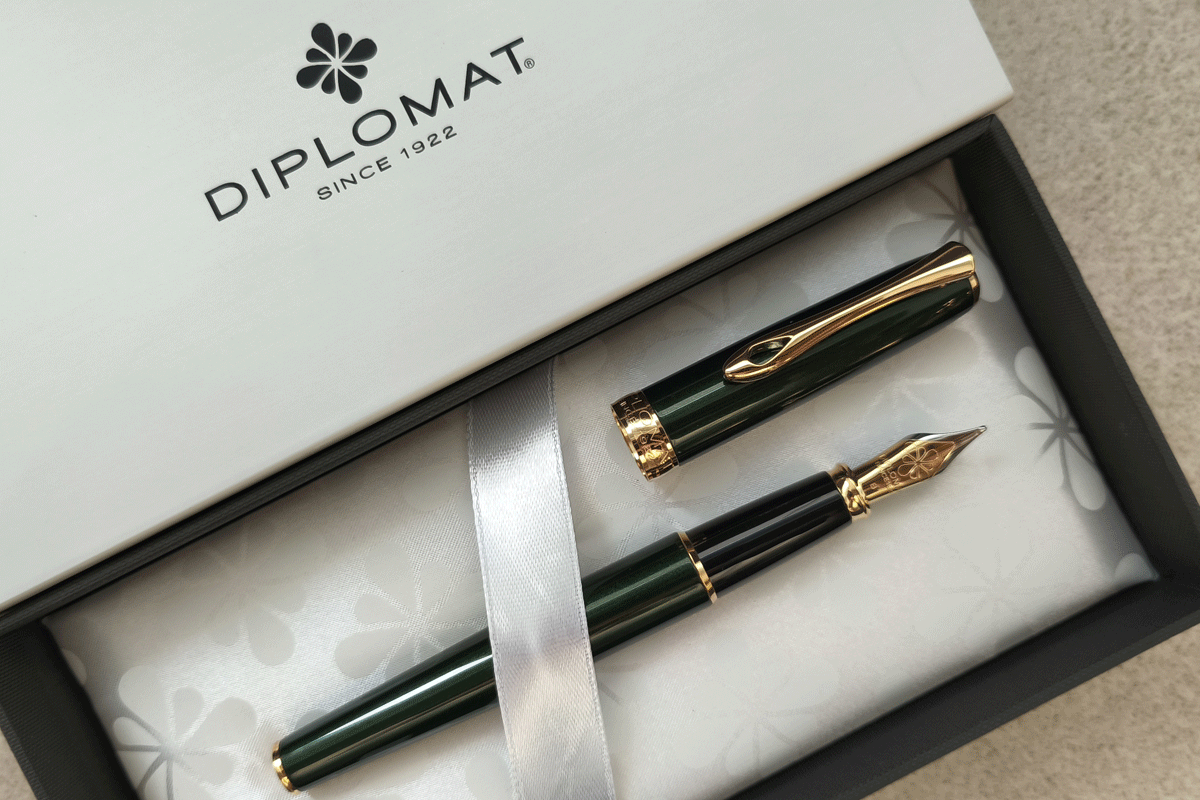 Diplomat Excellence A2 Evergreen Gold Fountain Pen