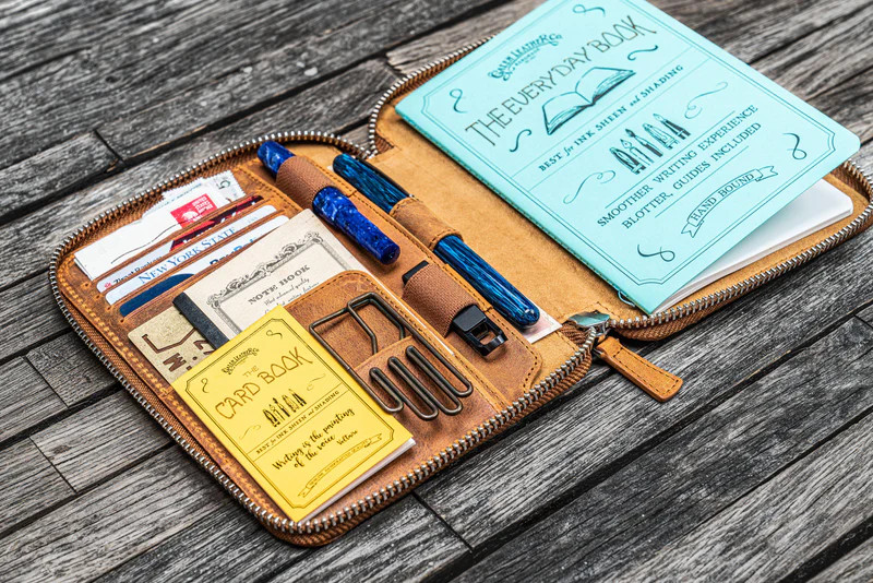 Leather Zippered B6 Planner Folio - Crazy Horse Brown