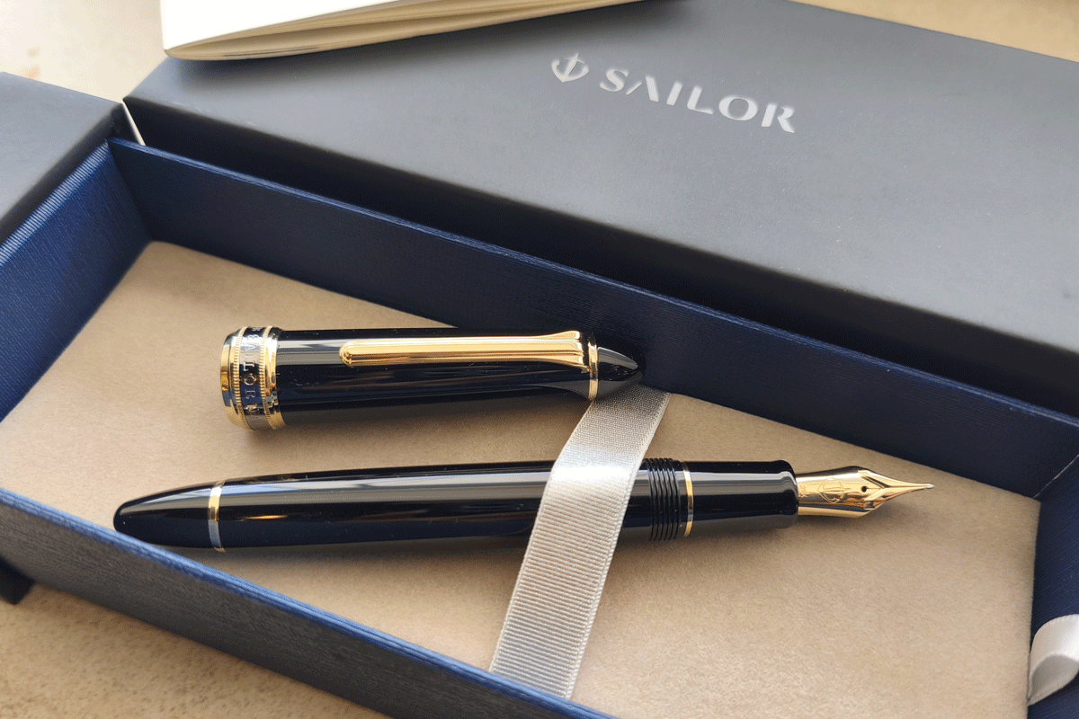 Sailor 1911 New Naginata King Eagle Gold Trim Fountain Pen