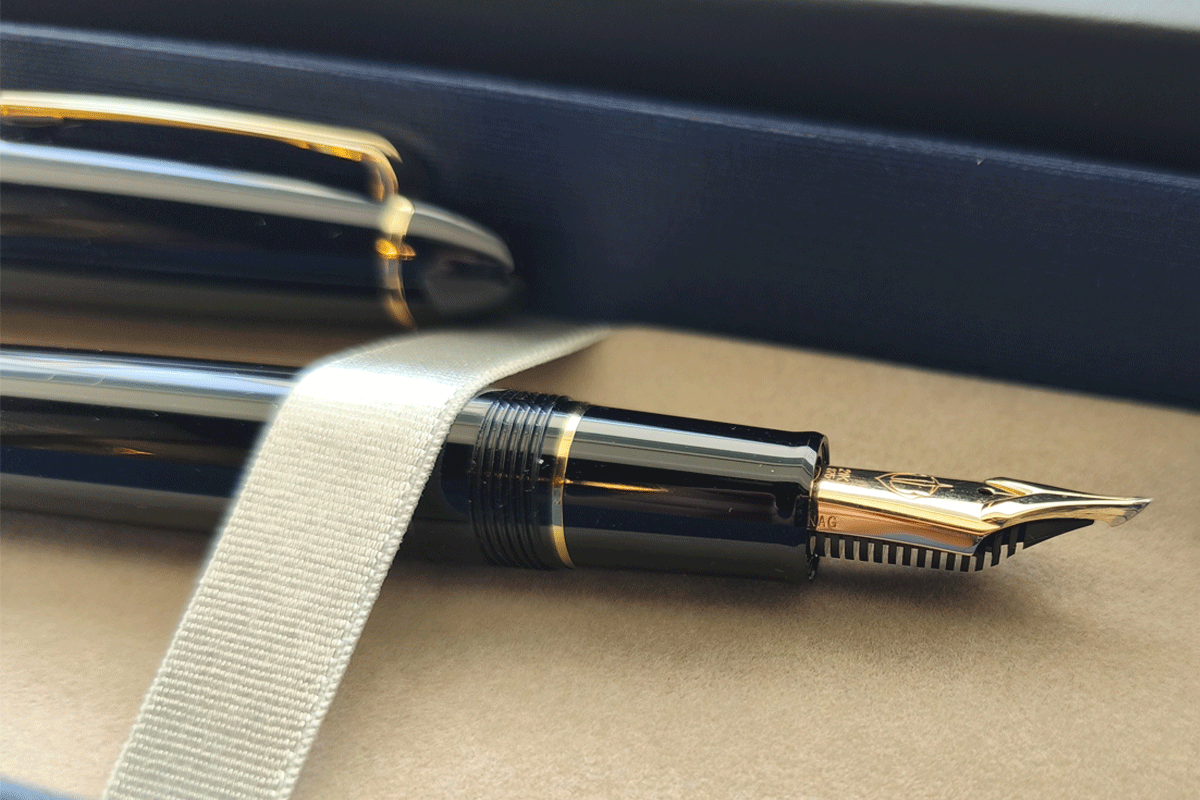 Sailor 1911 New Naginata King Eagle Gold Trim Fountain Pen