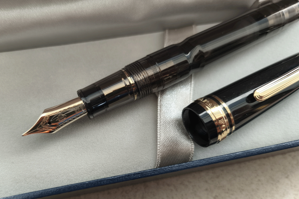 Sailor 1911 Realo Fountain Pen GT Smoke Black 18K Nib