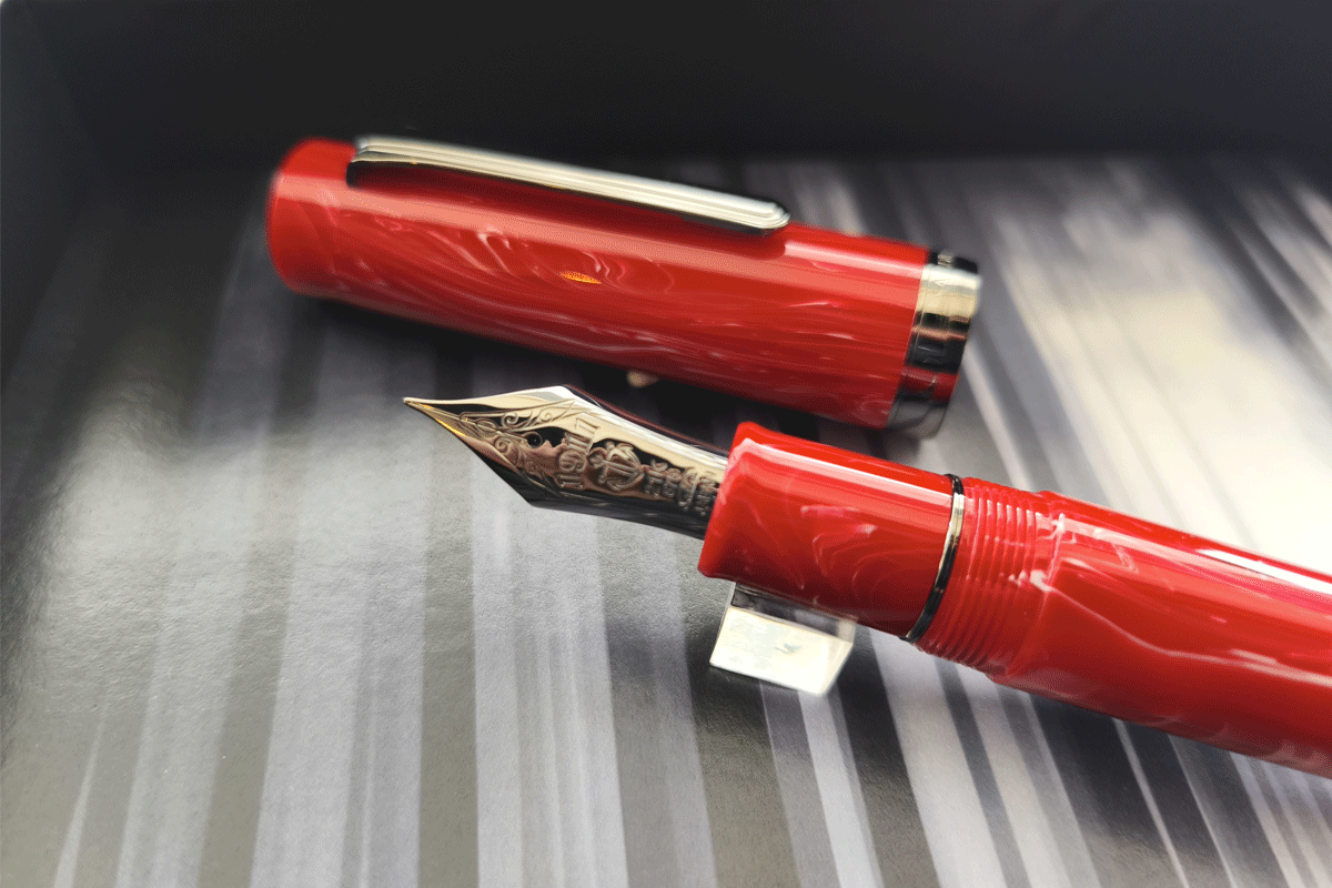 Sailor Luminious Shadow Dusk Red Fountain Pen Medium 21K Nib
