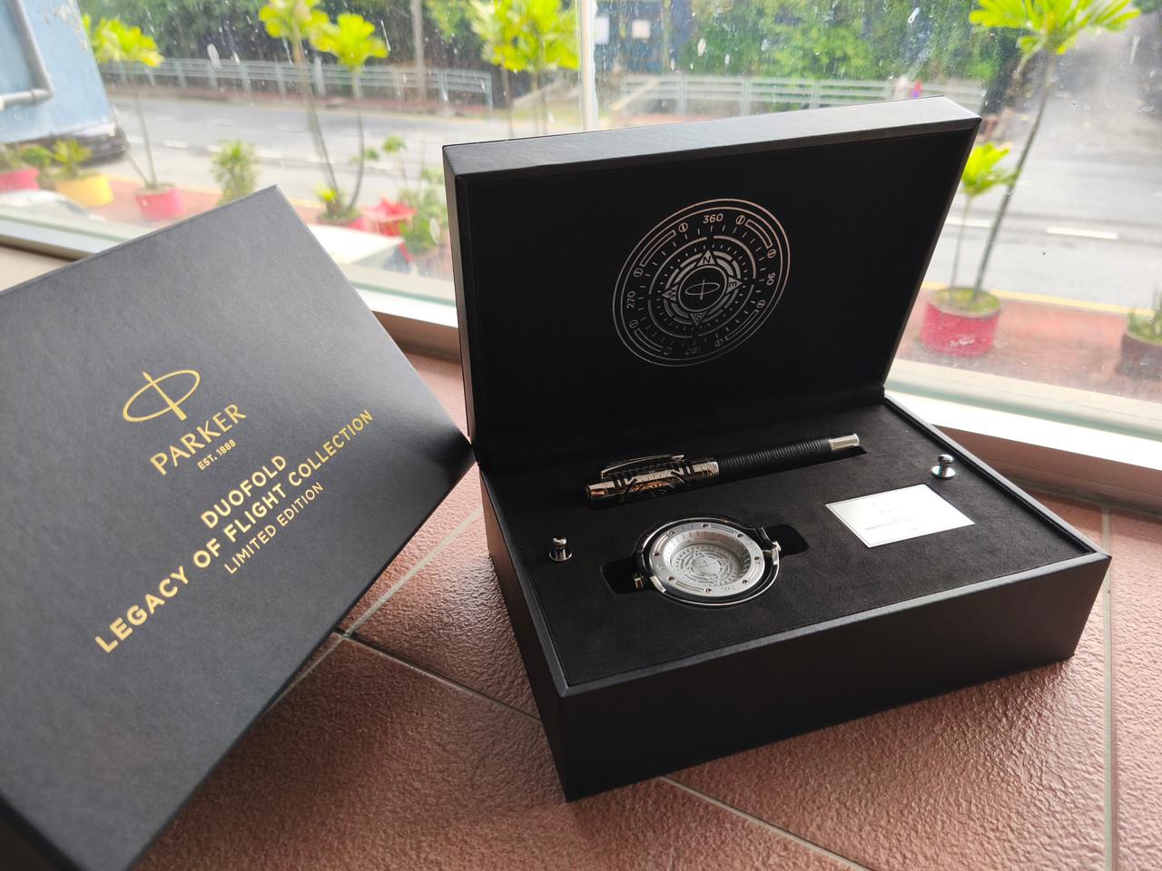 Parker Duofold Limited Edition Legacy of Flight CT Fountain Pen Medium GB