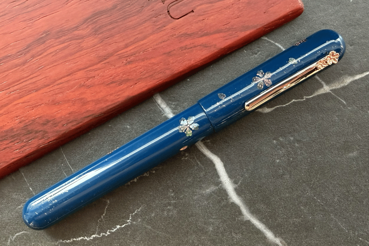 IKKAKU by Nahvalur 落樱 Cherry Blossom Urushi Fountain Pen Medium Nib
