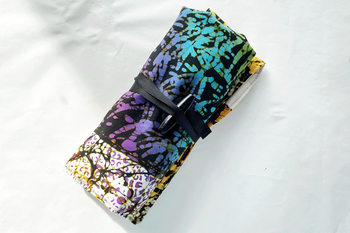 Desa Heritage Batik Textile Pen Wrap for Six Pens Design B