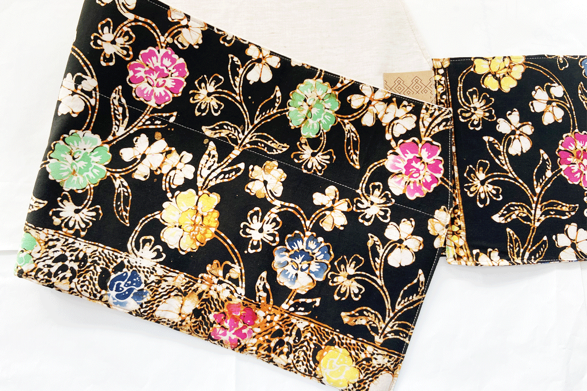 Desa Heritage Batik Textile Pen Roll For 18 Pens  Design A BLACK