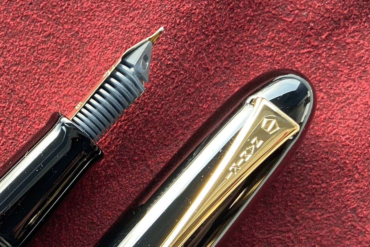 Namiki  Yukari Royale Urushi Lacquer Black Fountain Pen Medium Nib