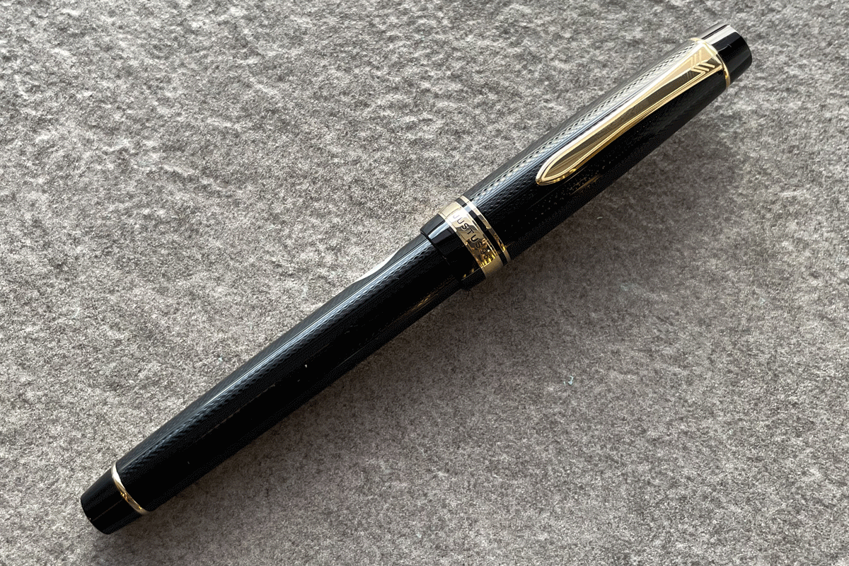 Pilot Justus 95 Black Ribbed Gold Trim Fountain Pen