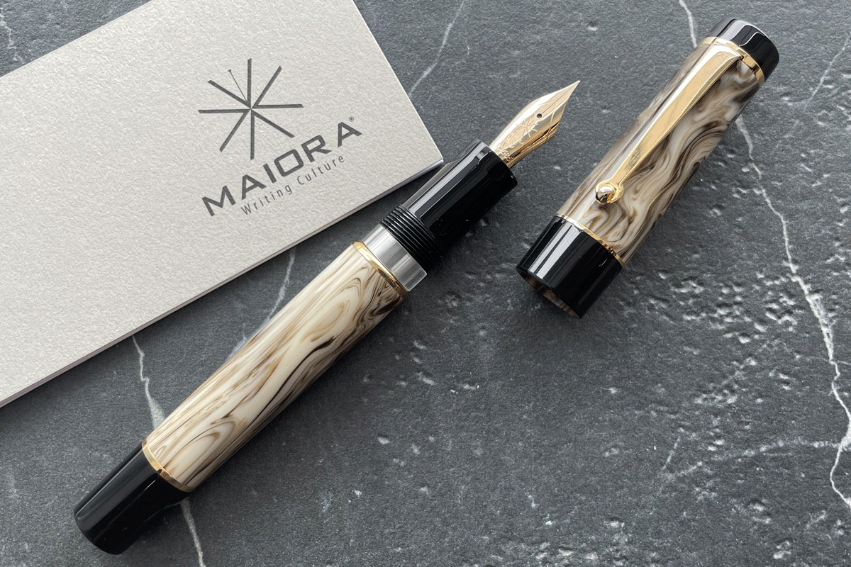 Maiora Futura Albastro 14K Nib Broad Nib Fountain Pen