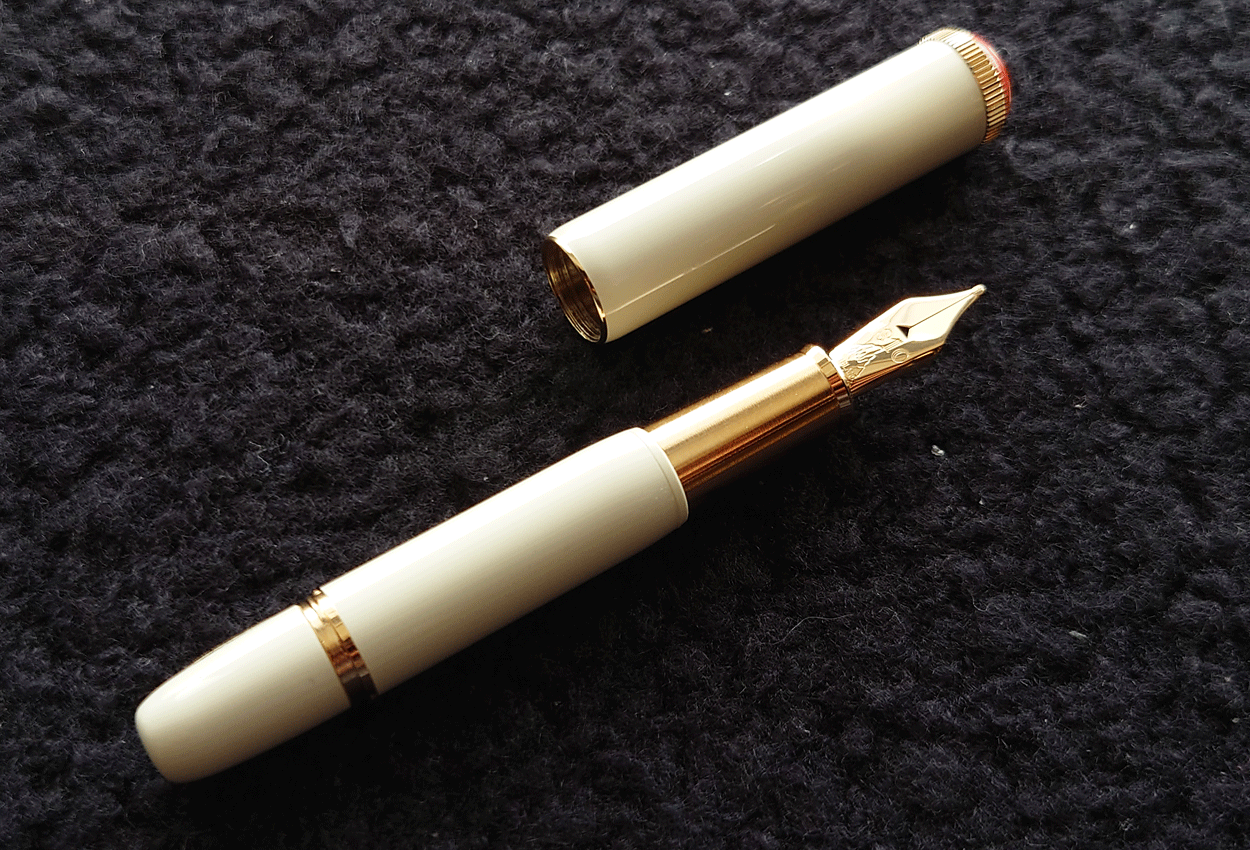 Montblanc Heritage Rouge et Noir "Baby" Special Edition Ivory Medium Nib Fountain Pen