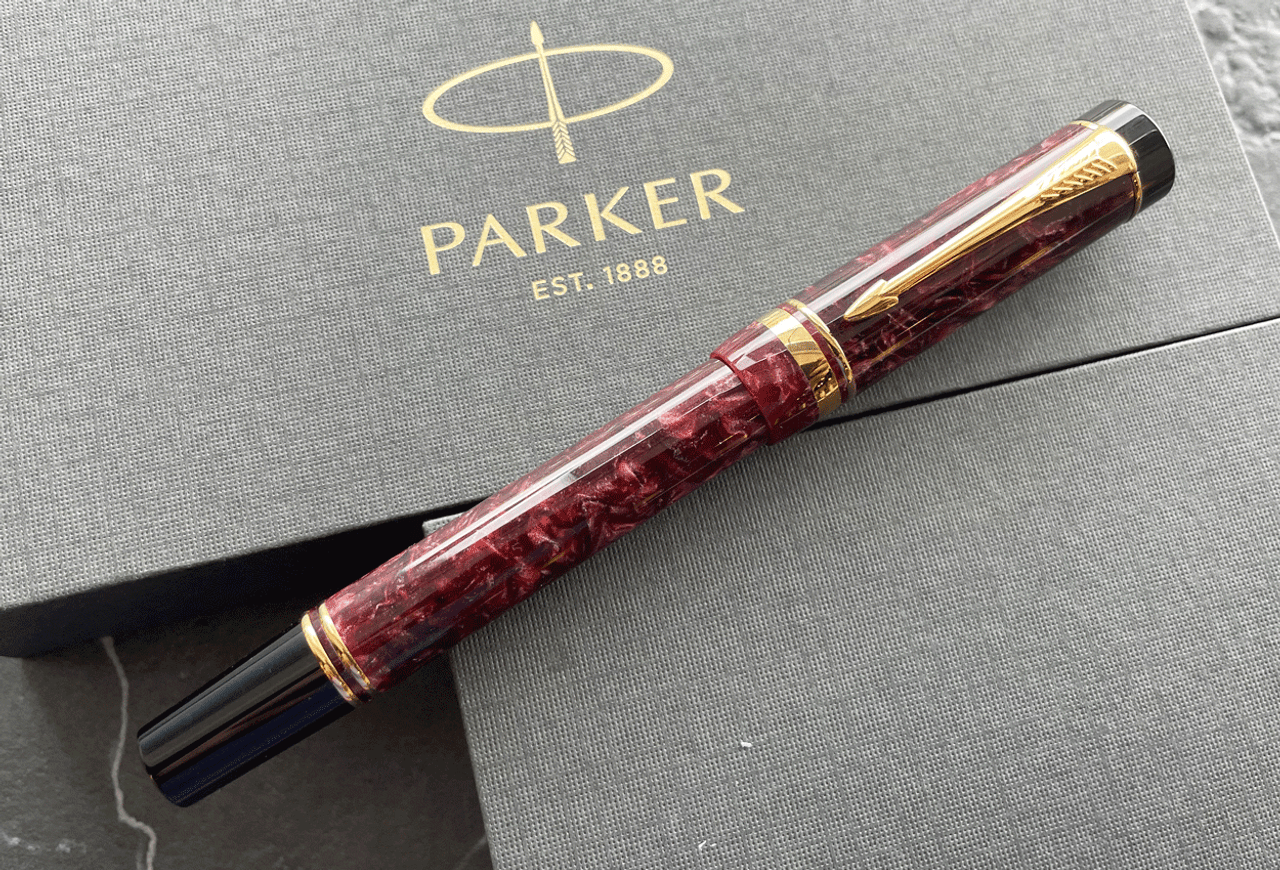 Parker Duofold International Size Red Marble 18k GT Fountain Pen Broad Nib