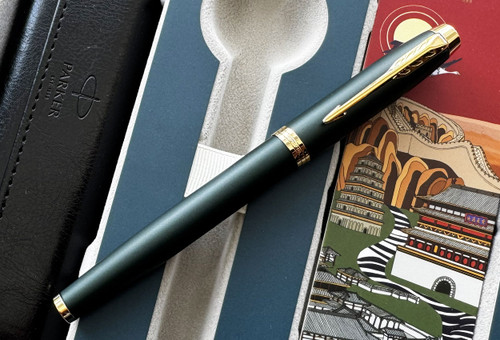Parker IM Tang Dynasty Core Plus Green GT Rollerball Pen with Pouch Gift Set