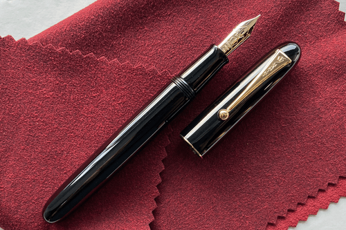 Namiki  Yukari Royale Urushi Lacquer Black Fountain Pen Medium Nib