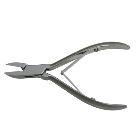 Nail pulling forceps