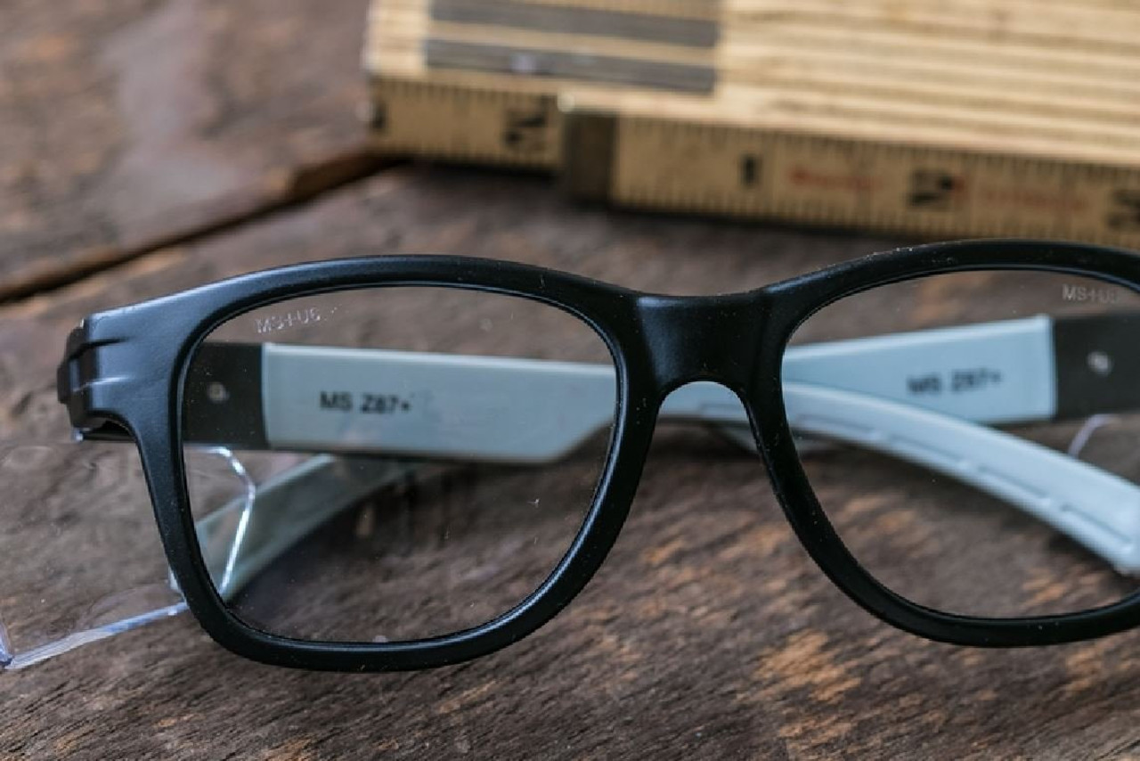 Magid classic black safety glasses with side shields Clearance