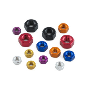 Helmuttrar av aluminium