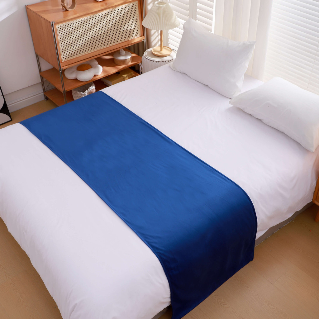 Solid Velvet Bed Runner – Elegance in Every Thread