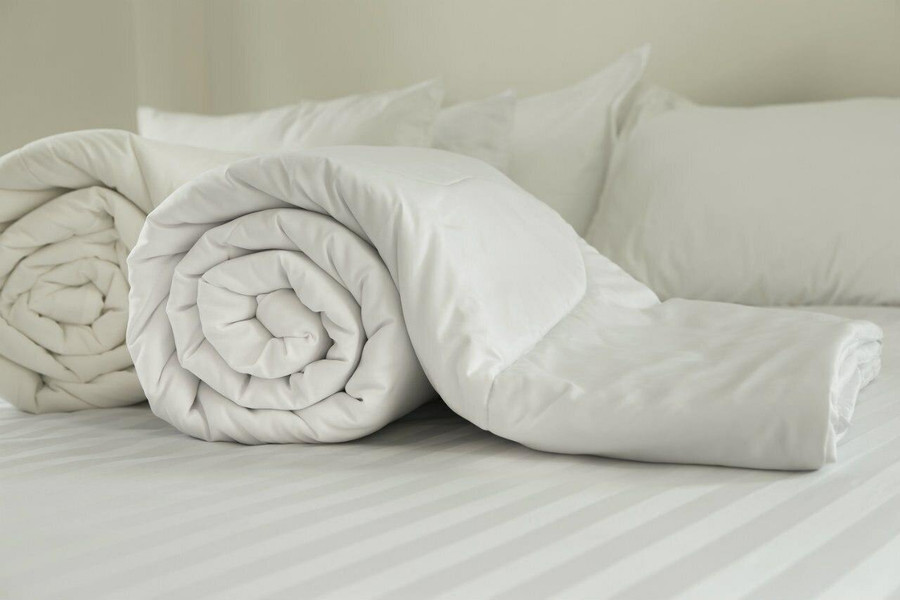 Single FR BS7175 White Duvet Covers - Single Piece