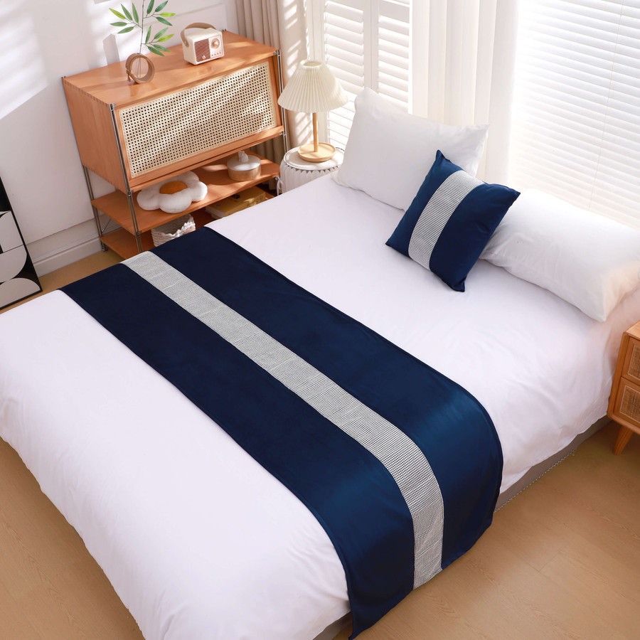Diamond-Pattern Velvet Bed Runner – Elegance with Subtle Texture