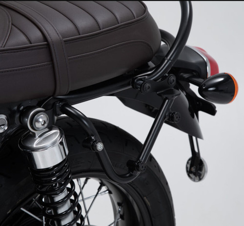 Kit Anclaje SLC + Alforjas Legend LC Triumph Bonneville T100/T120 (Black Edition) (BC.HTA.11.743.20100)