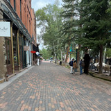 Mountain Town Guides to Colorado by outdoor DIVAS : Aspen 