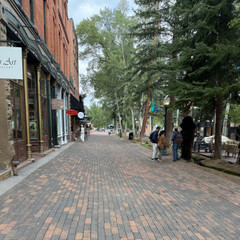 Mountain Town Guides to Colorado by outdoor DIVAS : Aspen 