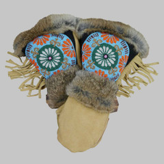 Mittens vs. Gloves: Which Is Better for Skiing? 