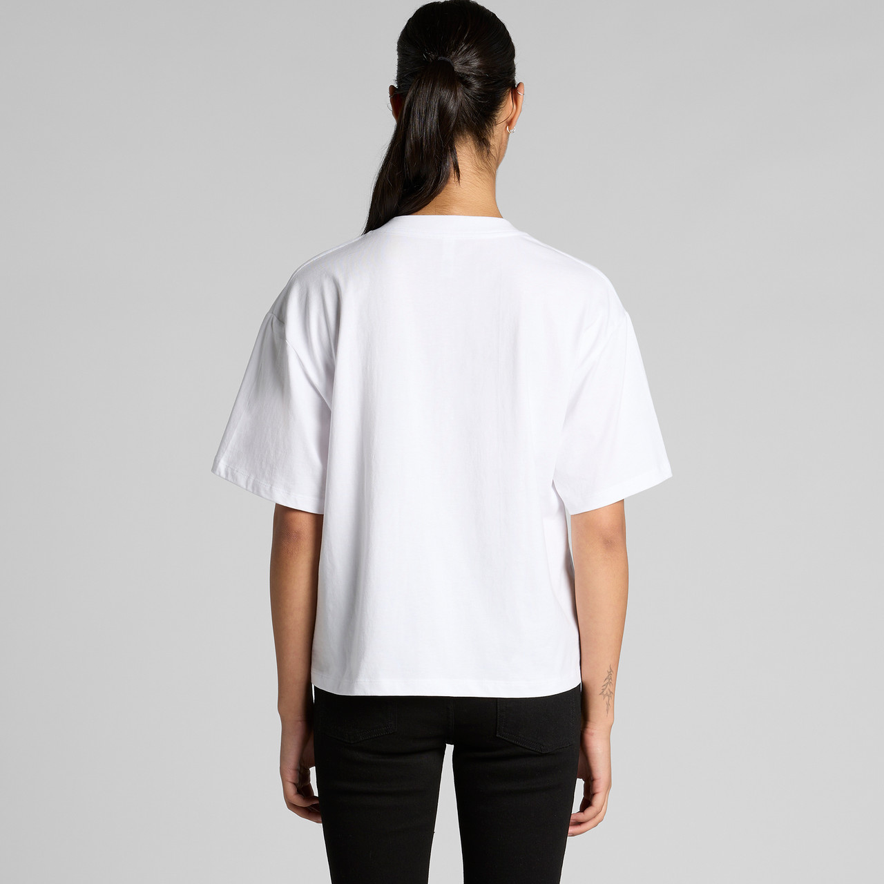 Wo's Martina V Neck Tee | 4095 7