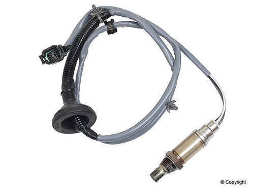 Bosch Premium Switching-Type Oxygen (O2) Sensors 13591 for 1996-1998 Mercury/Nissan 3.0L (Villager, Quest)