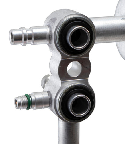 Four Seasons Discharge & Suction Line Hose Assembly for 1996-1999 Chevrolet/GMC 7.4L (C2500 Suburban, K2500 Suburban) 66156