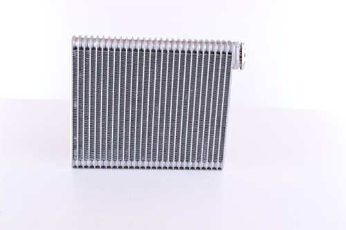 Nissens Air Conditioning Evaporator Core 92299 for 2001-2006 BMW 3.0L (X5)