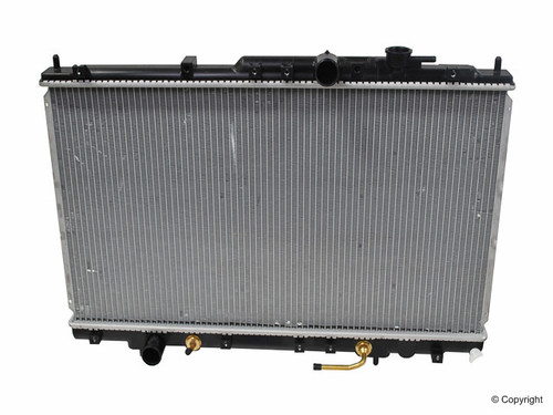 DENSO Auto Parts Radiator 221-3305 for 1999-2003 Mitsubishi (Galant)