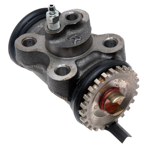 Raybestos Element3 Wheel Cylinder for 1988-1994 Isuzu/Chevrolet/GMC (NRR, W5500 Tiltmaster, W5500 Forward) WC37940 - angled view