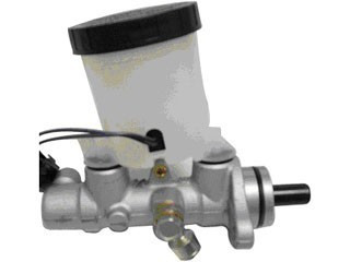 Brake Master Cylinder M390513 - front view